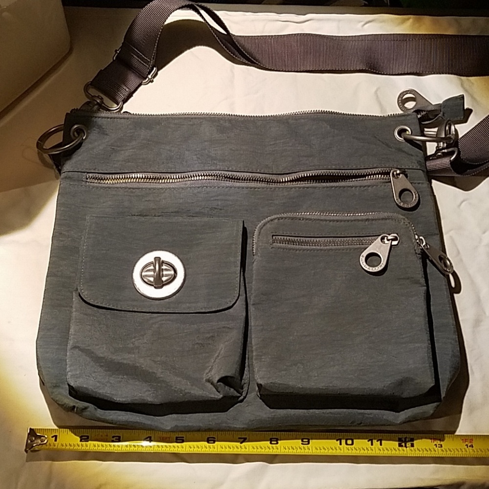 Baggalli big sydney bagg NWT